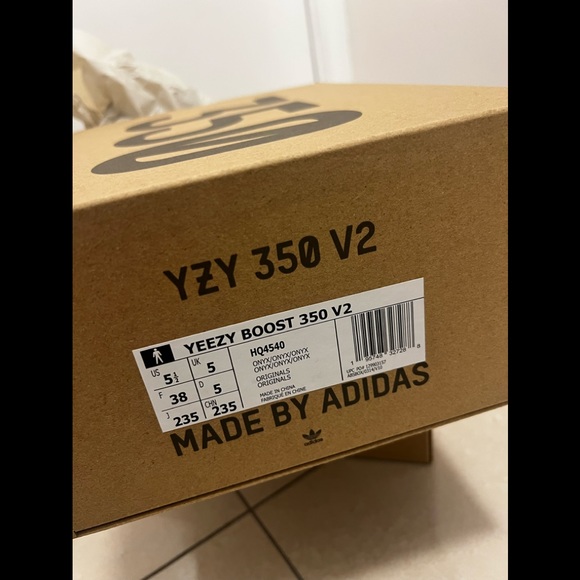 SOLD Yeezy ONYX Black M 5.5 W 6.5 - Picture 2 of 3